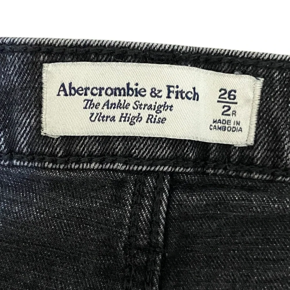 Abercrombie & Fitch Ankle Straight Ultra High Rise Distressed Black Wash Jean 26